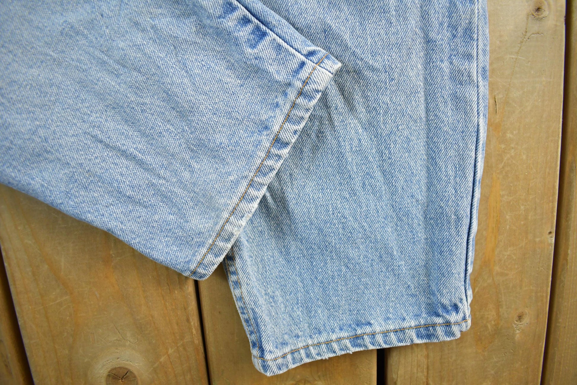 Vintage 1990s Levi's 550 Denim Jeans Men's 34 x 30 from propervintagecanada