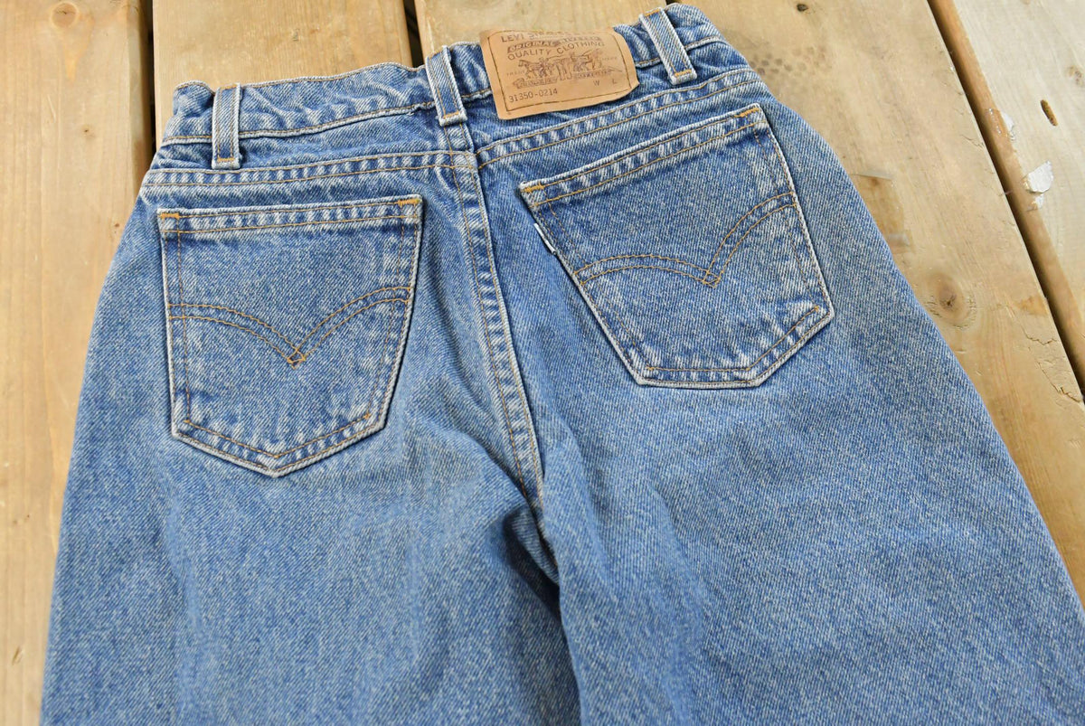 Vintage 1990s Levi's 550 Regular Fit Denim Blue Jeans Youth 22 x 24.5 from propervintagecanada