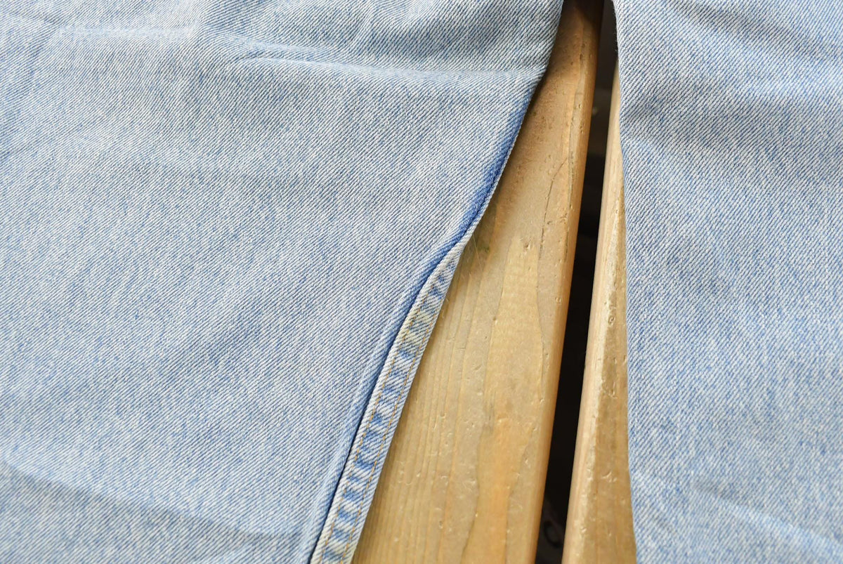 Vintage 1990s Levi's 550 Relaxed Denim Blue Jeans Men's 29 x 28.5 from propervintagecanada