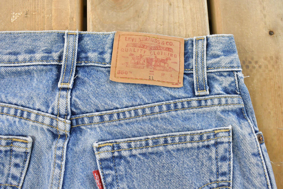 Vintage 1990s Levi's 550 Relaxed Fit Denim Jeans Youth 25 x 25 from propervintagecanada