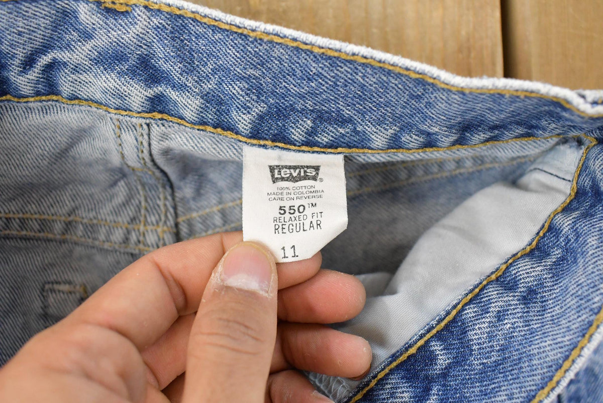 Vintage 1990s Levi's 550 Relaxed Fit Denim Jeans Youth 25 x 25 from propervintagecanada