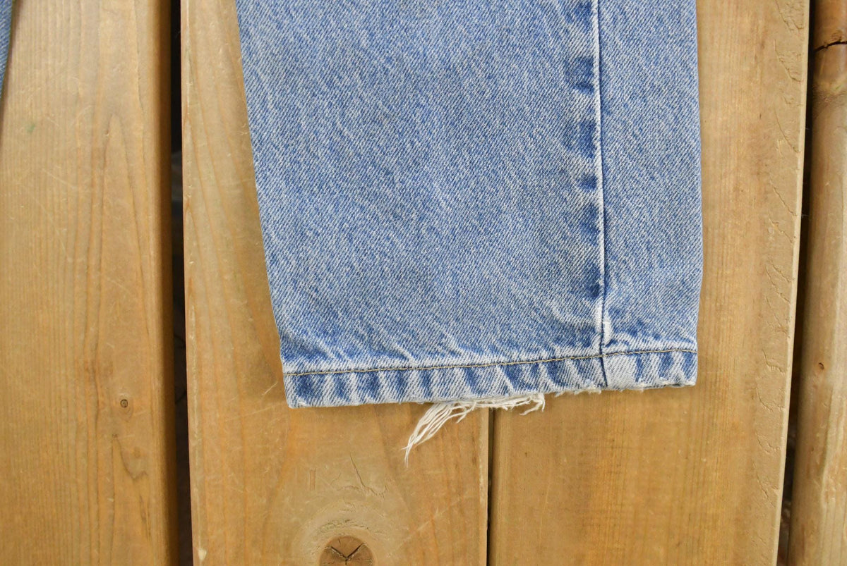 Vintage 1990s Levi's 550 Relaxed Fit Denim Jeans Youth 25 x 25 from propervintagecanada