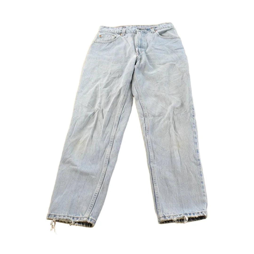 Vintage 1990s Levi's 550 Relaxed Tapered Blue Denim Jeans Women's 26 x 27.5 from propervintagecanada
