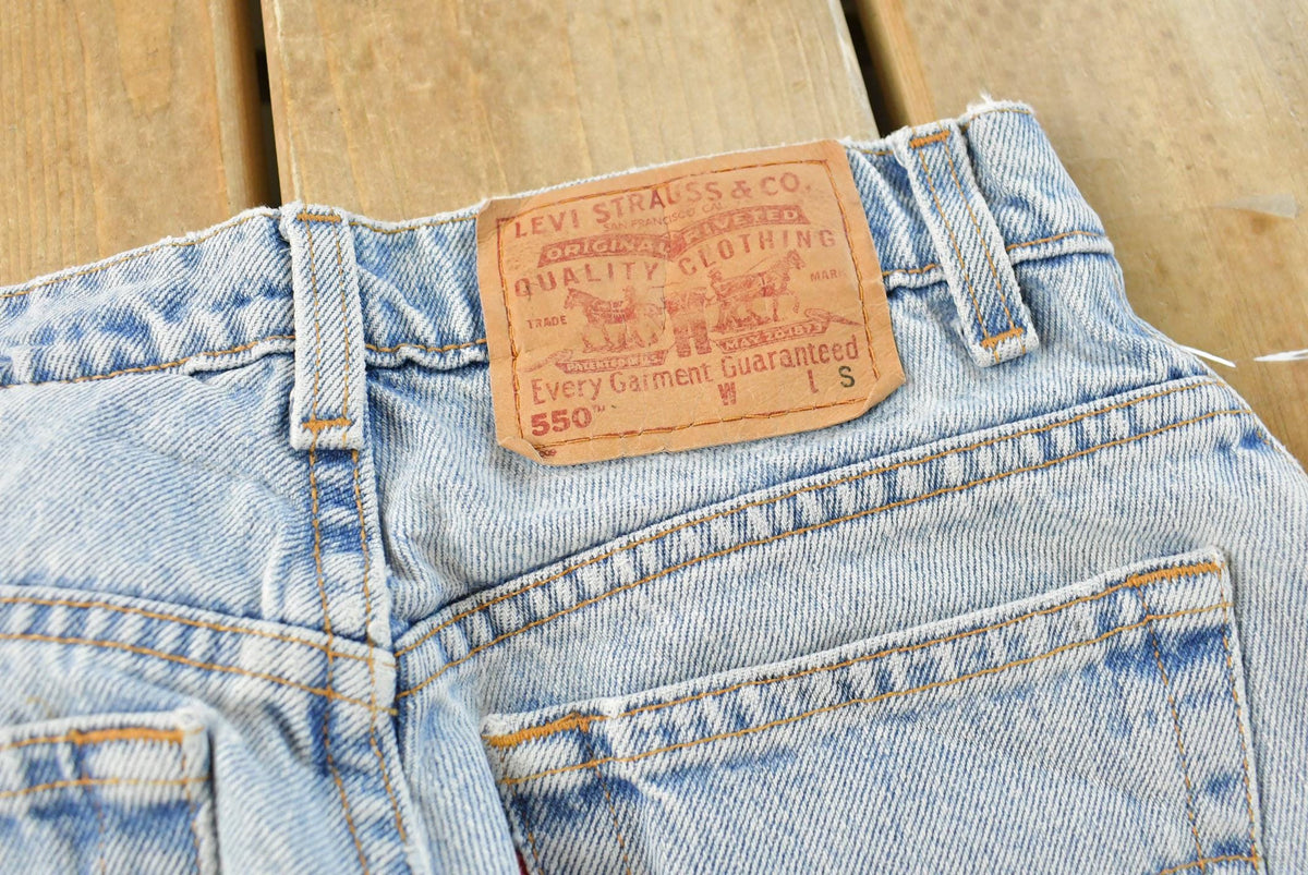 Vintage 1990s Levi's 550 Relaxed Tapered Blue Denim Jeans Women's 26 x 27.5 from propervintagecanada