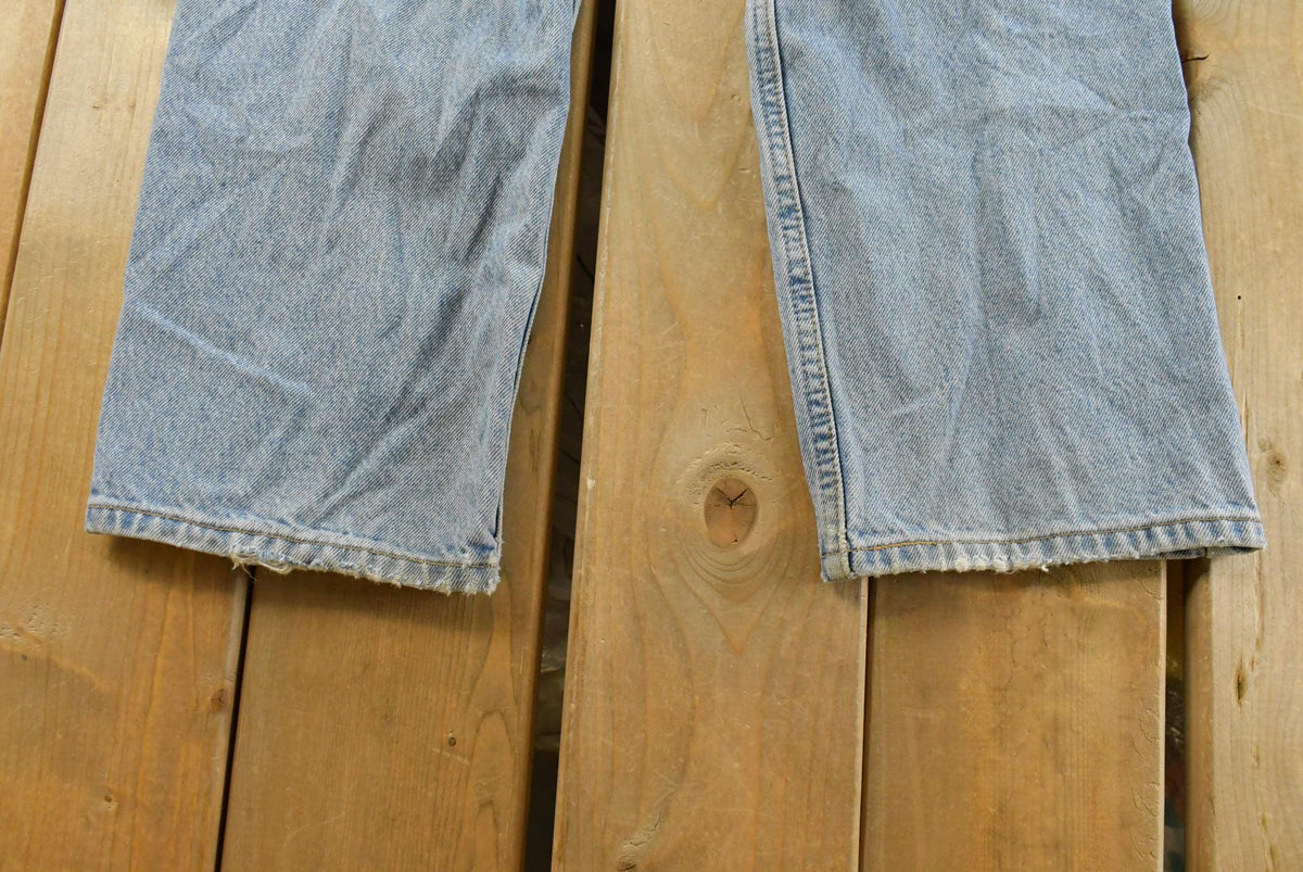 Vintage 1990s Levi's 550 Relaxed Tapered Blue Denim Jeans Women's 27 x 26.5 from propervintagecanada