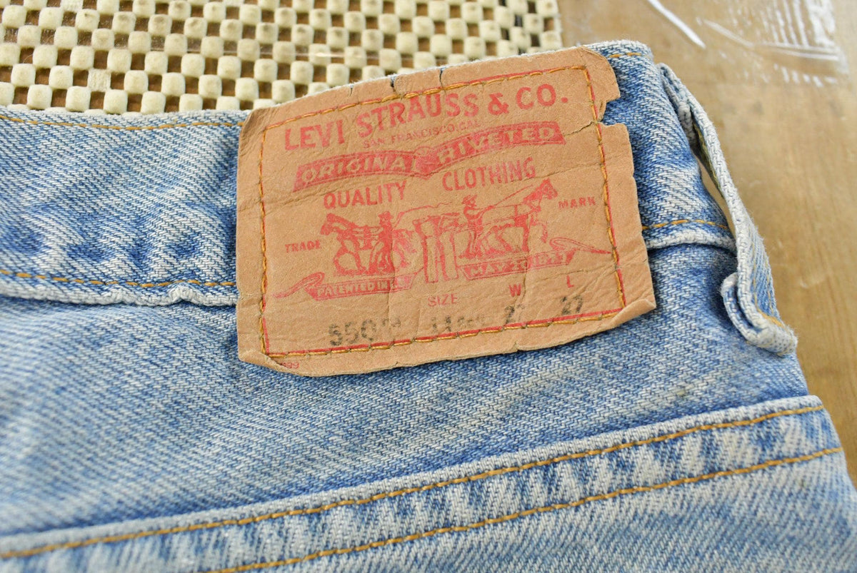 Vintage 1990s Levi's 550 Relaxed Tapered Blue Denim Jeans Women's 27 x 26.5 from propervintagecanada