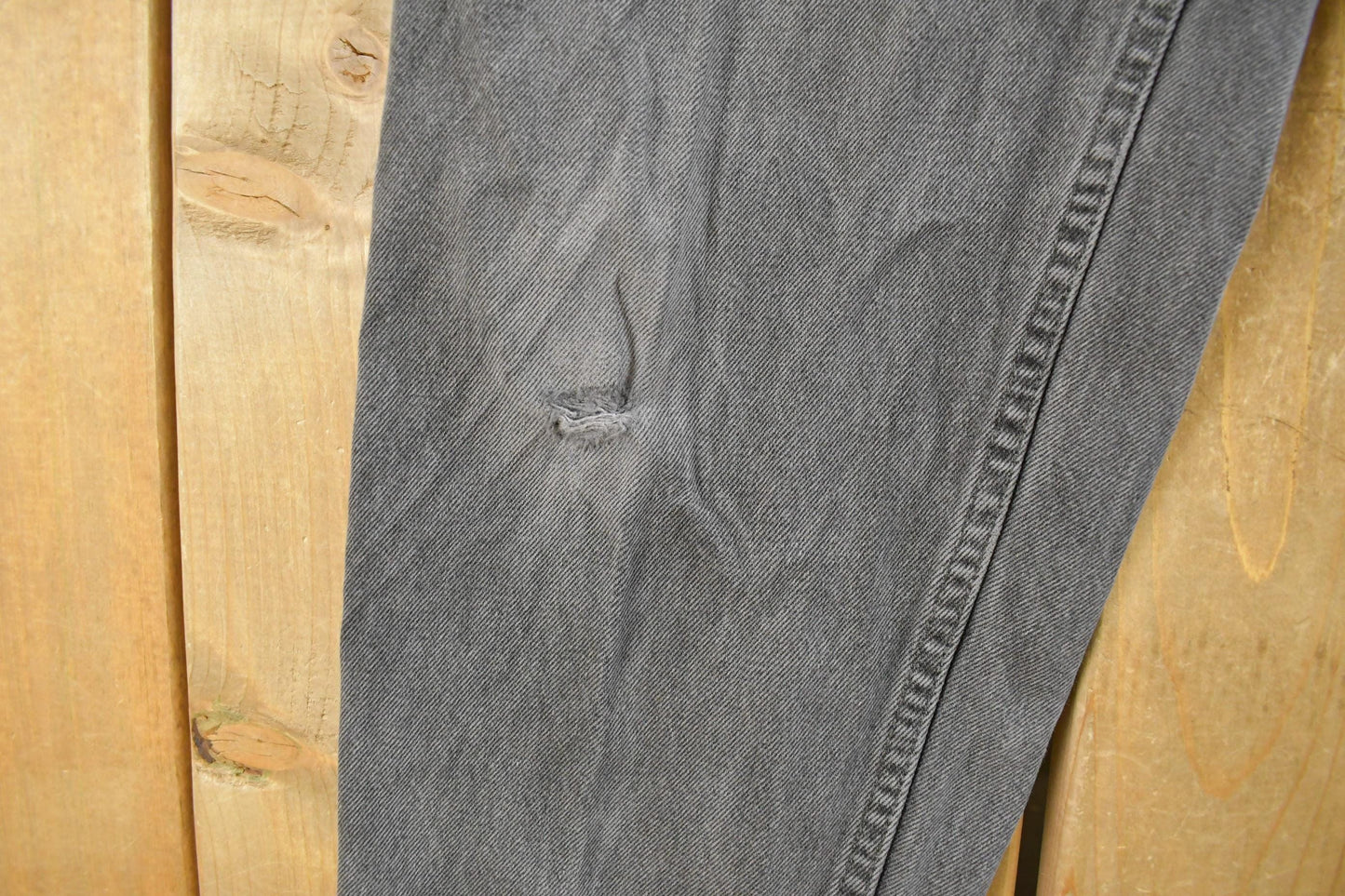 Vintage 1990s Levi's 550 Relaxed Tapered Denim Jeans Men's 34 x 30 from propervintagecanada