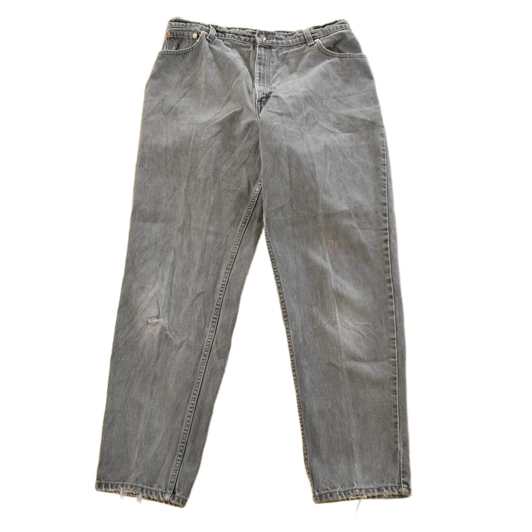 Vintage 1990s Levi's 550 Relaxed Tapered Denim Jeans Men's 34 x 30 from propervintagecanada