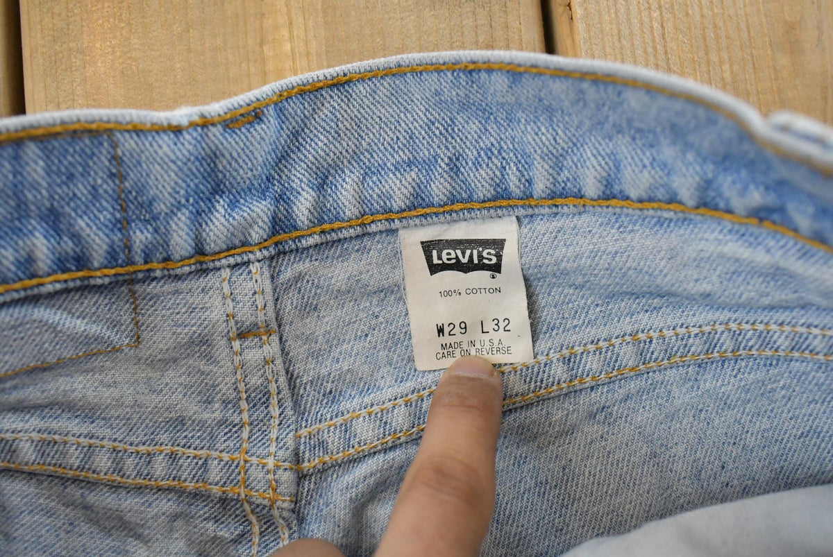Vintage 1990s Levi's 550 Relaxed Tapered Denim Jeans Women's 28 x 31 from propervintagecanada