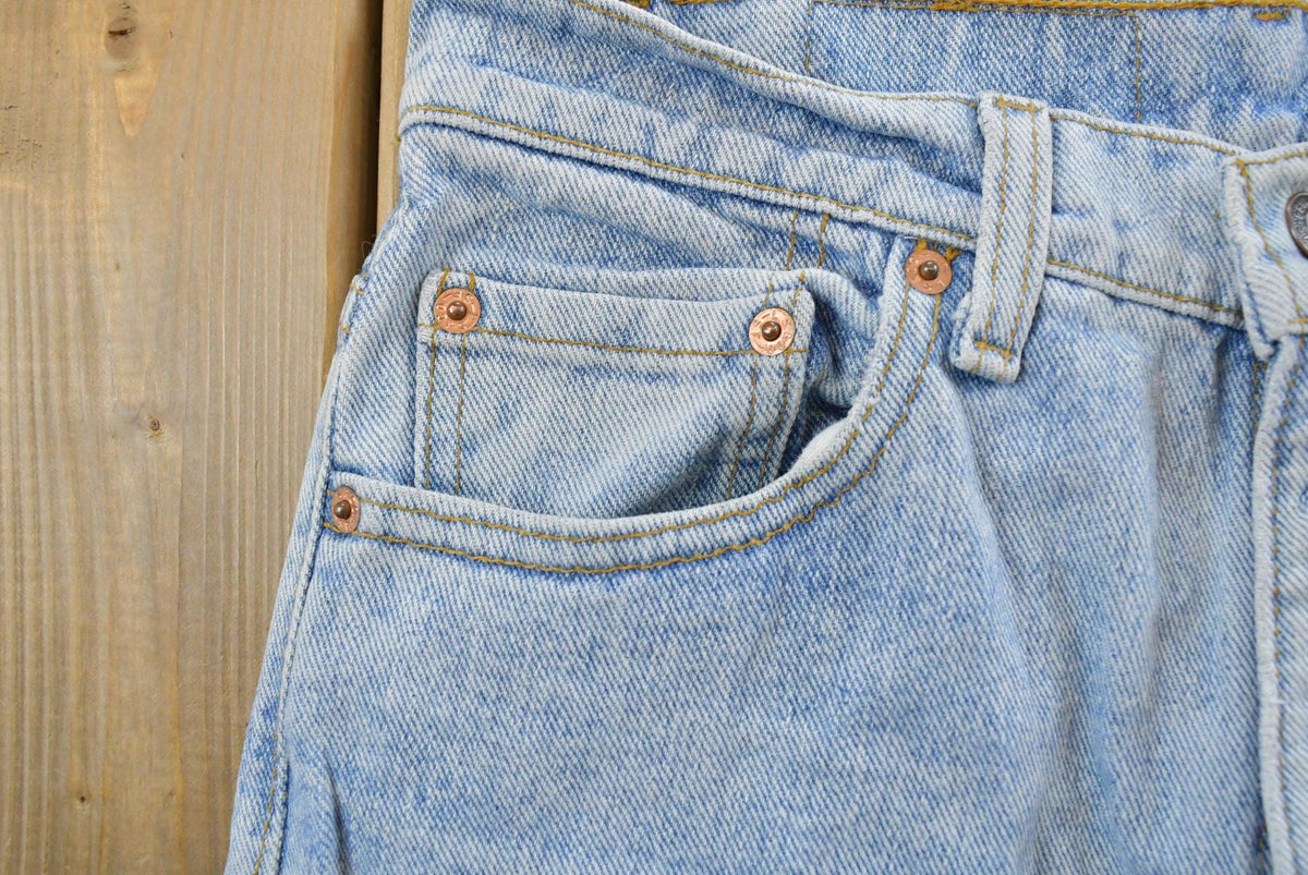 Vintage 1990s Levi's 550 Relaxed Tapered Denim Jeans Women's 28 x 31 from propervintagecanada