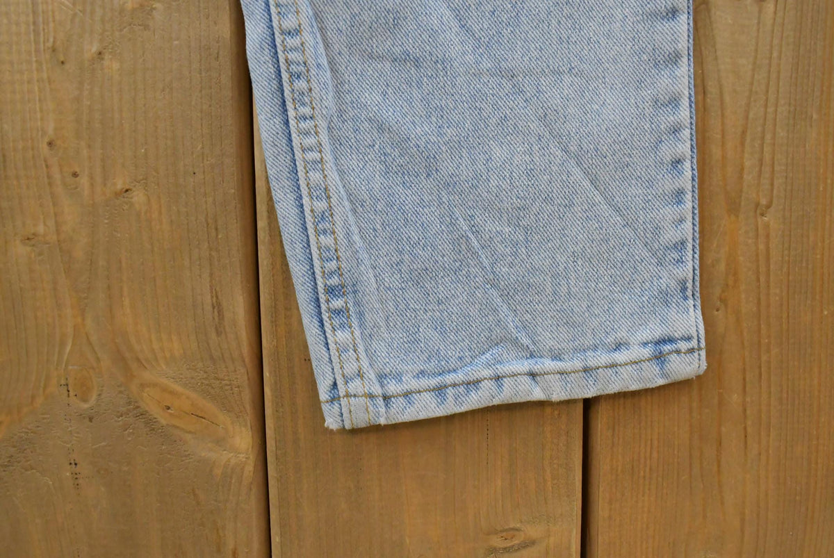 Vintage 1990s Levi's 550 Relaxed Tapered Denim Jeans Women's 28 x 31 from propervintagecanada