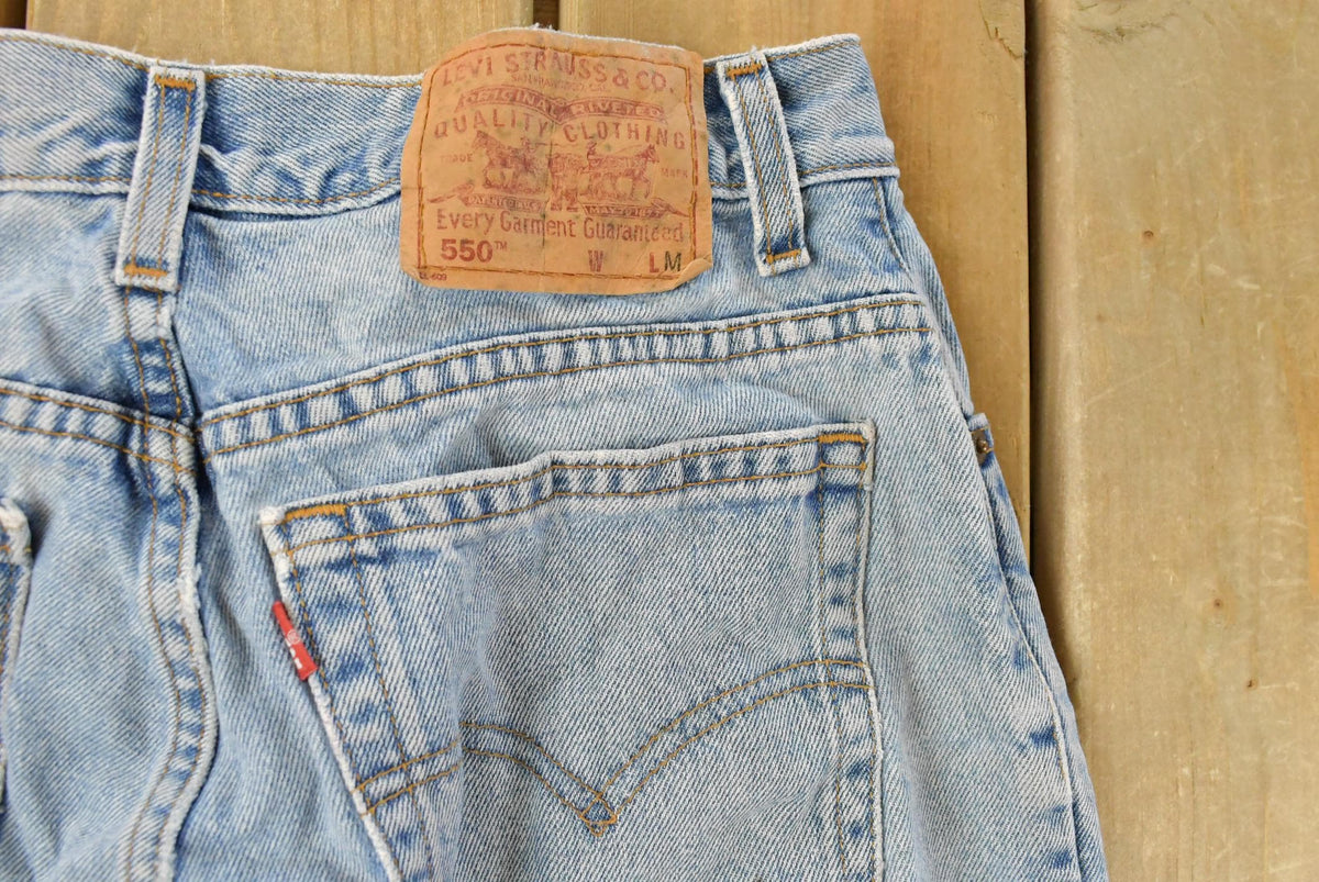 Vintage 1990s Levi's 550 Relaxed Tapered Denim Jeans Women's 31 x 30 from propervintagecanada