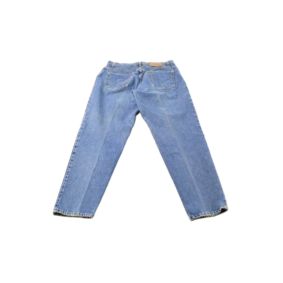 Vintage 1990s Levi's 551 Relaxed Tapered Fit Denim Jeans Women's 33 x 30 from propervintagecanada