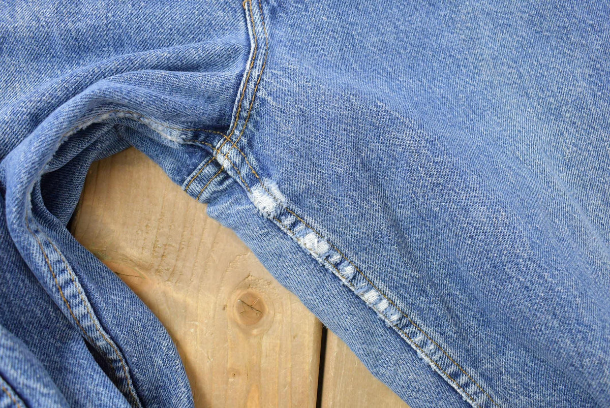 Vintage 1990s Levi's 551 Relaxed Tapered Fit Denim Jeans Women's 33 x 30 from propervintagecanada
