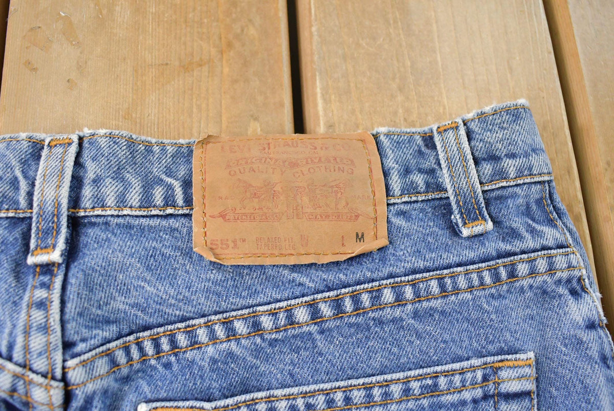 Vintage 1990s Levi's 551 Relaxed Tapered Fit Denim Jeans Women's 33 x 30 from propervintagecanada
