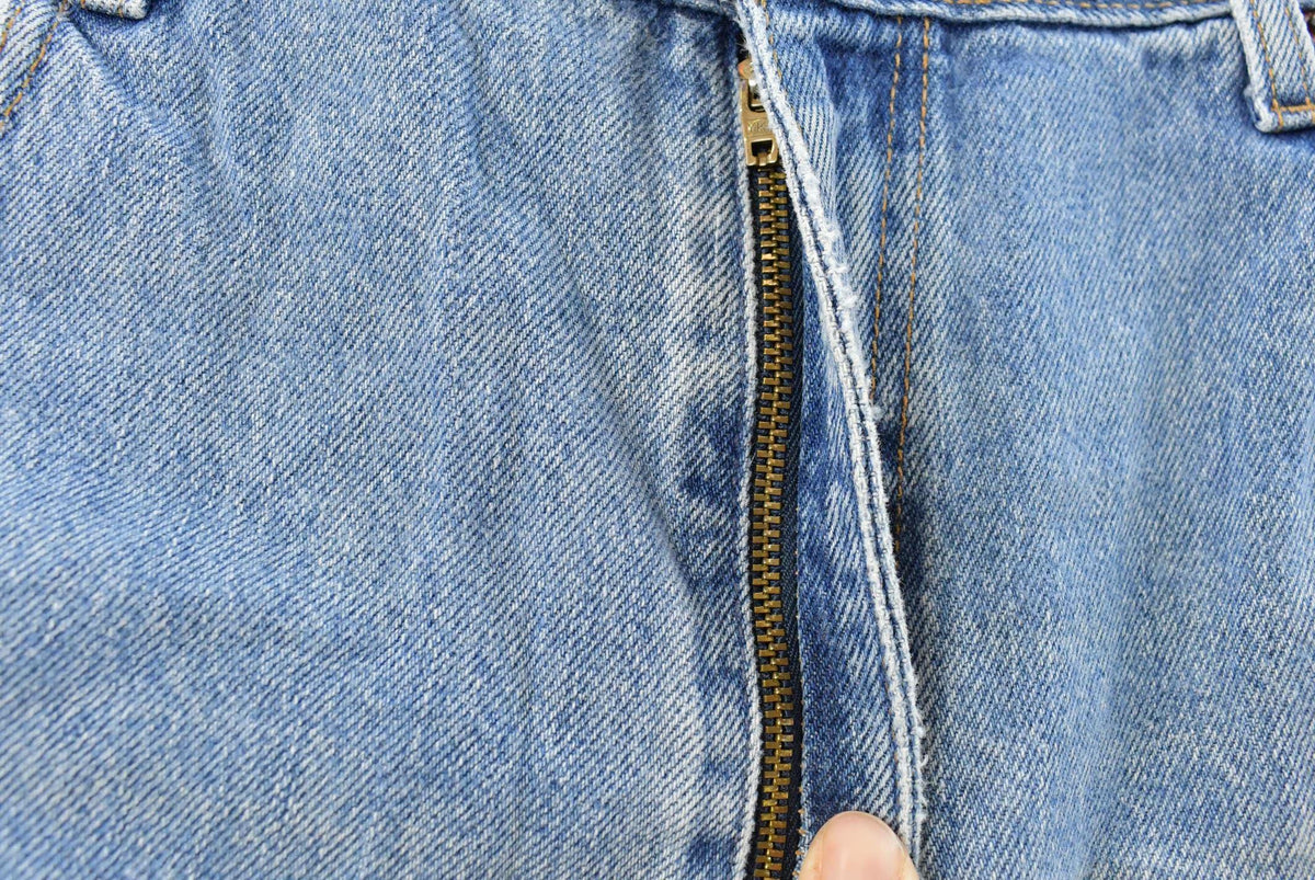 Vintage 1990s Levi's 560 Loose Fit Denim Blue Jeans Men's 35 x 30 from propervintagecanada