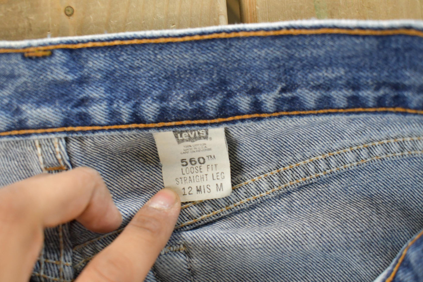 Vintage 1990s Levi's 560 Loose Straight Denim Jeans Women's 32 x 31 from propervintagecanada