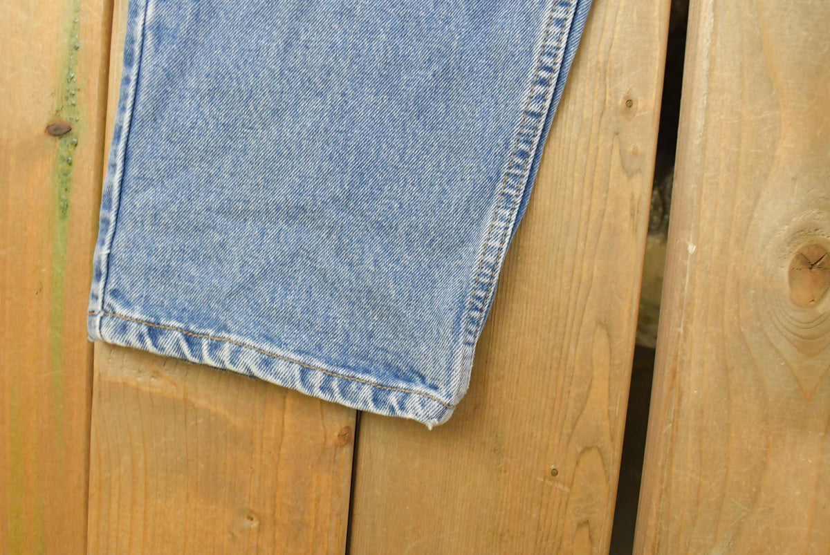 Vintage 1990s Levi's 560 Loose Straight Denim Jeans Women's 32 x 31 from propervintagecanada