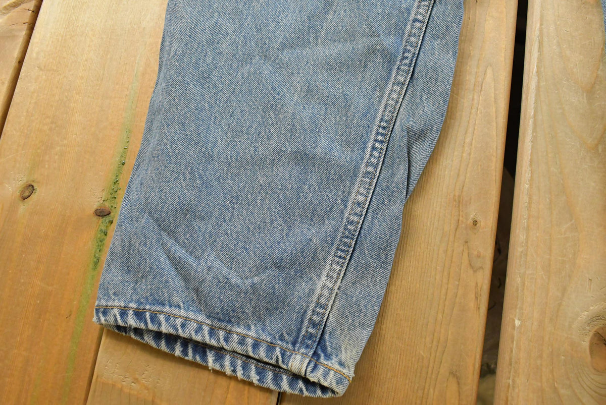 Vintage 1990s Levi's 560 Loose Tapered Denim Blue Jeans Men's 36 x 31.5 from propervintagecanada