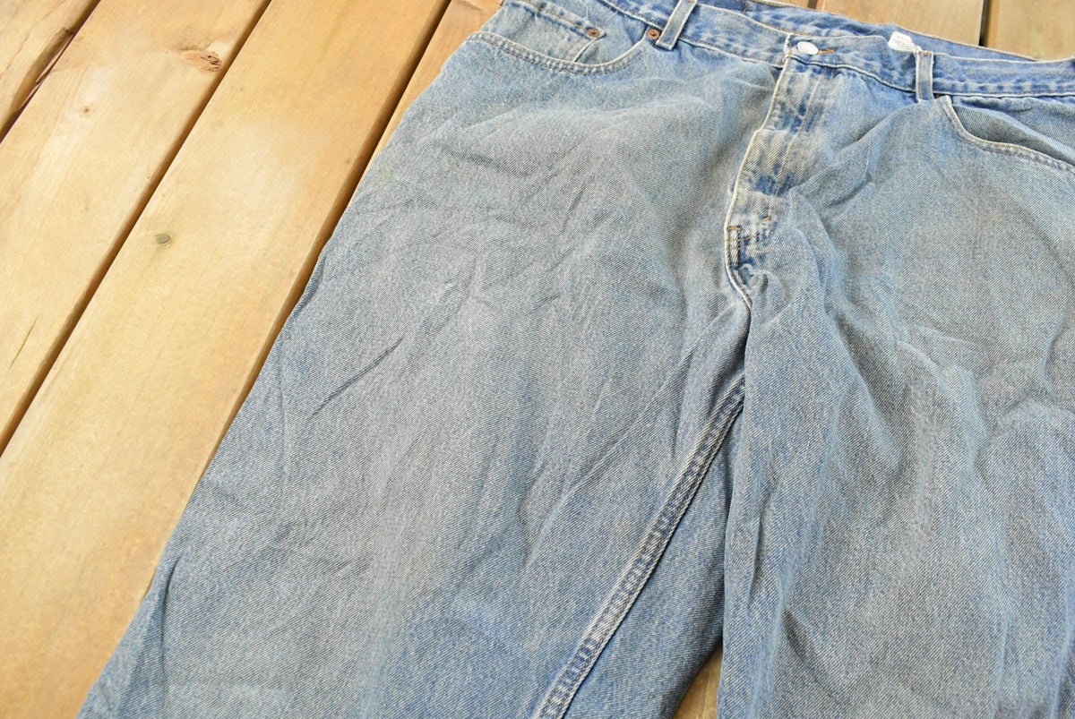 Vintage 1990s Levi's 560 Loose Tapered Denim Blue Jeans Men's 36 x 31.5 from propervintagecanada