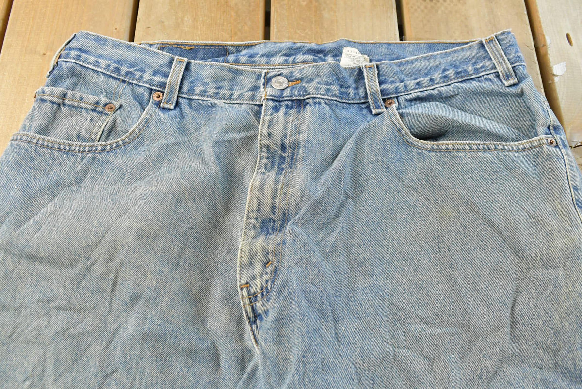 Vintage 1990s Levi's 560 Loose Tapered Denim Blue Jeans Men's 36 x 31.5 from propervintagecanada