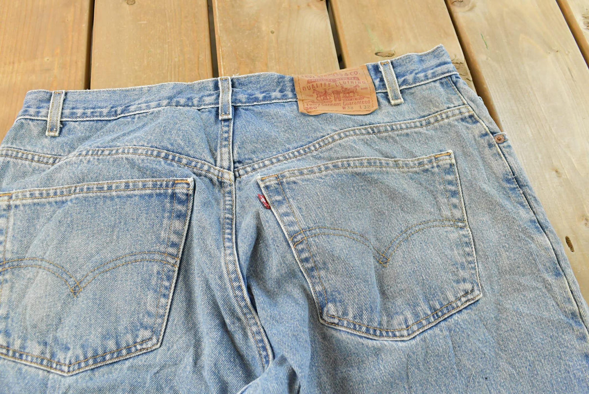 Vintage 1990s Levi's 560 Loose Tapered Denim Blue Jeans Men's 36 x 31.5 from propervintagecanada