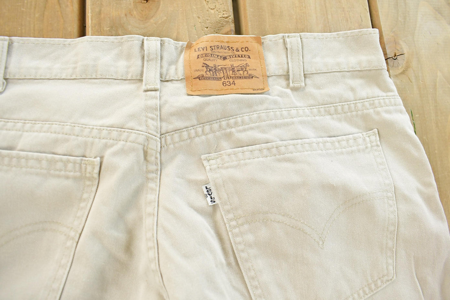Vintage 1990s Levi's 634 Relaxed Pants Men's 33 x 30 from propervintagecanada