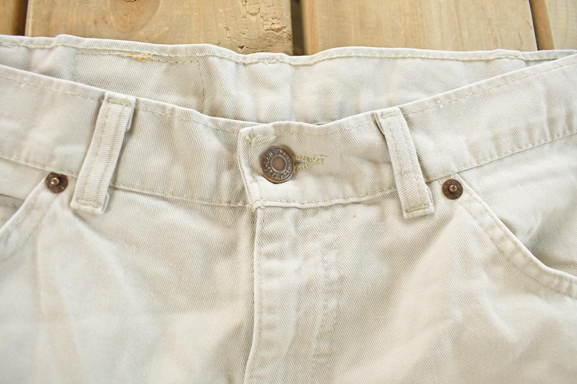 Vintage 1990s Levi's 634 Relaxed Pants Men's 33 x 30 from propervintagecanada