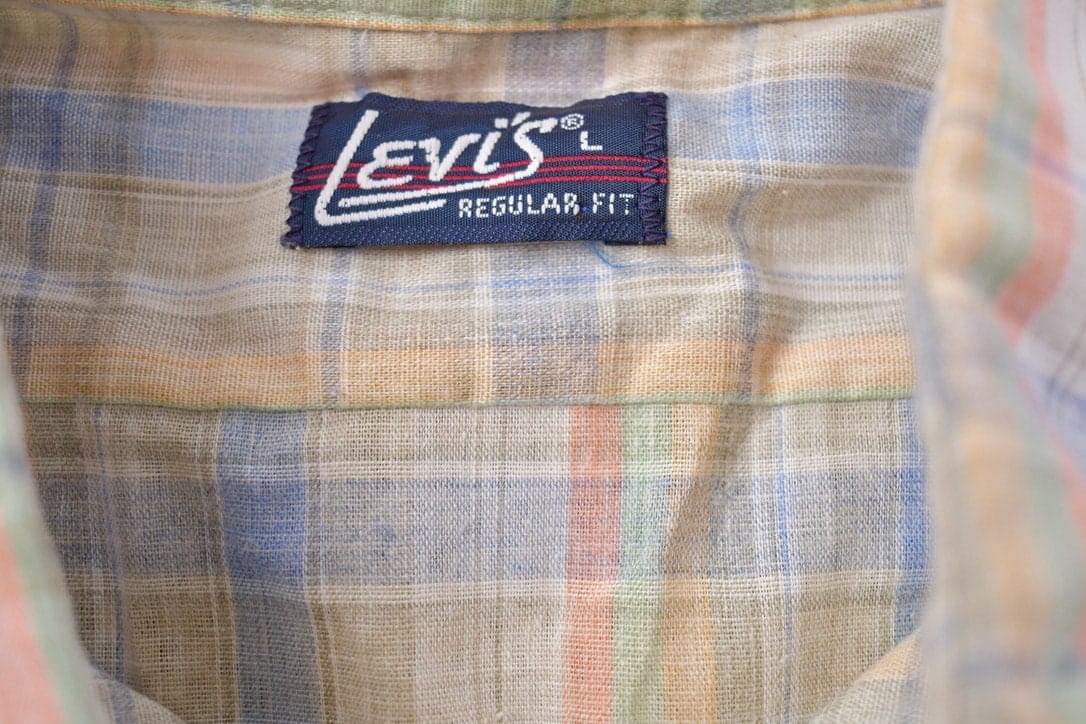 Vintage 1990s Levi's Button Up Plaid Shirt Men's Large from propervintagecanada