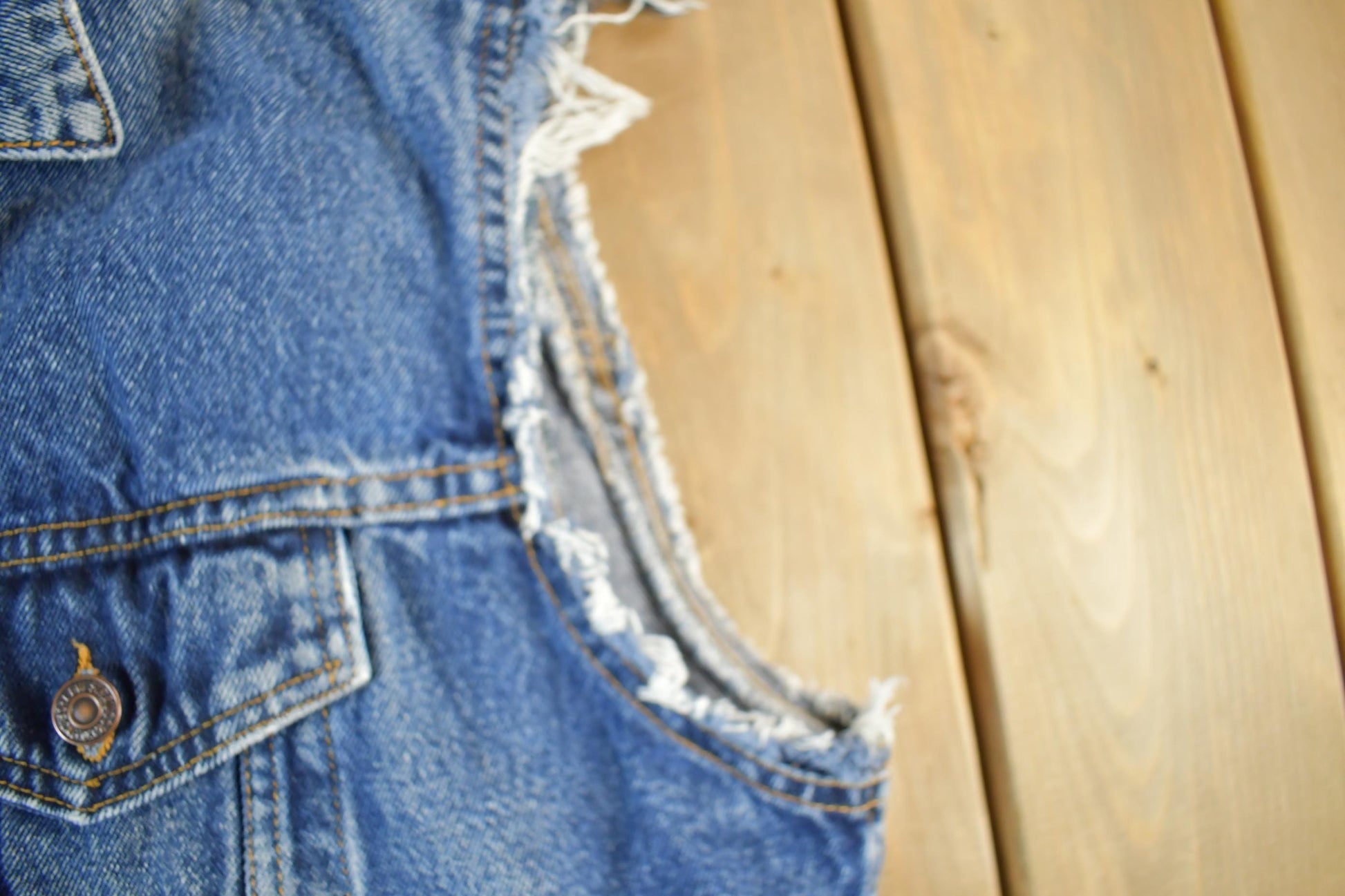 Vintage 1990s Levi's Denim Blanket Lined Vest Jacket Mens Medium from propervintagecanada