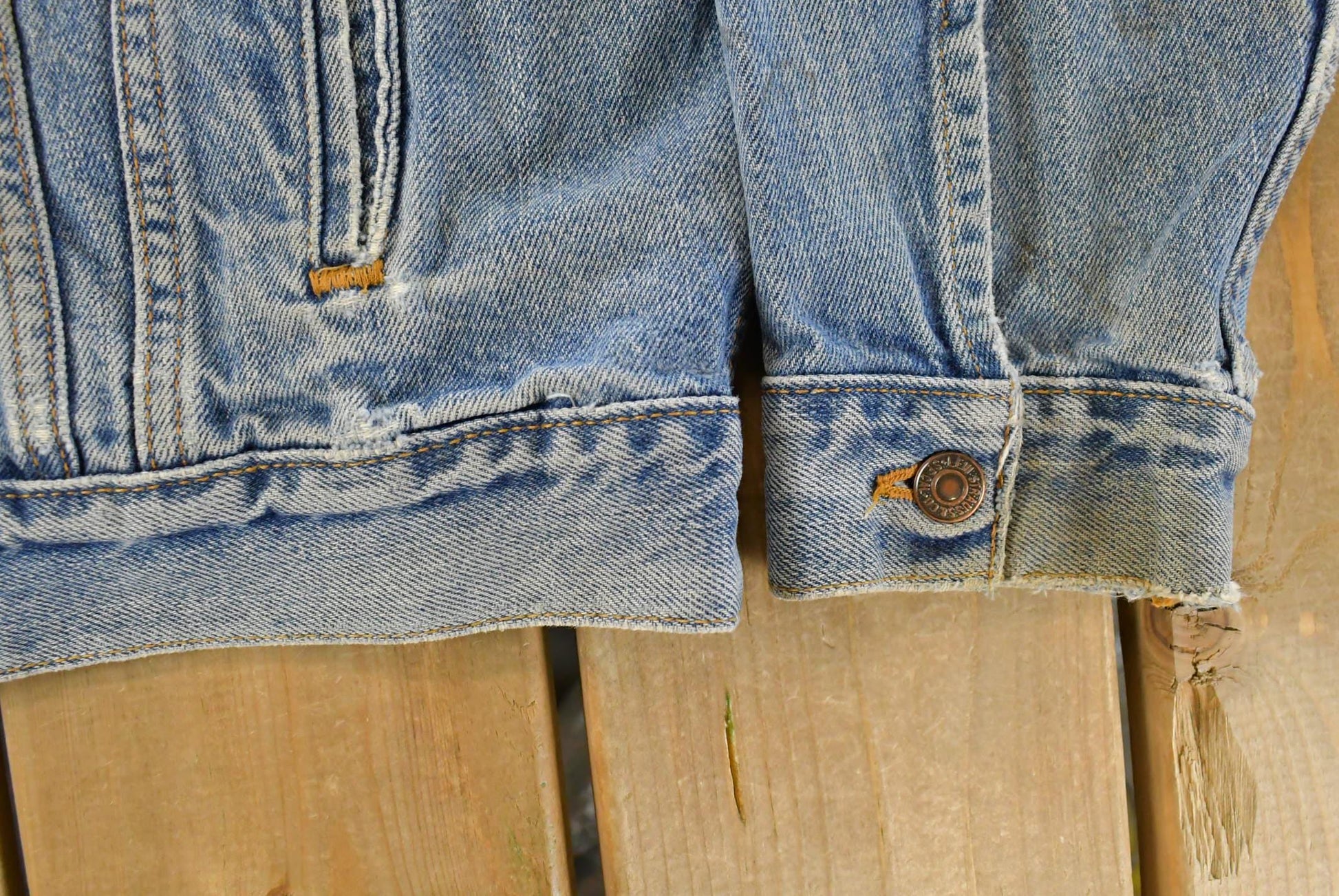 Vintage 1990s Levi's Denim Jean Trucker Jacket Men's XL / Vintage Denim / Fall Outerwear / Light Wash / 90s Jean Coat / Made in USA from propervintagecanada