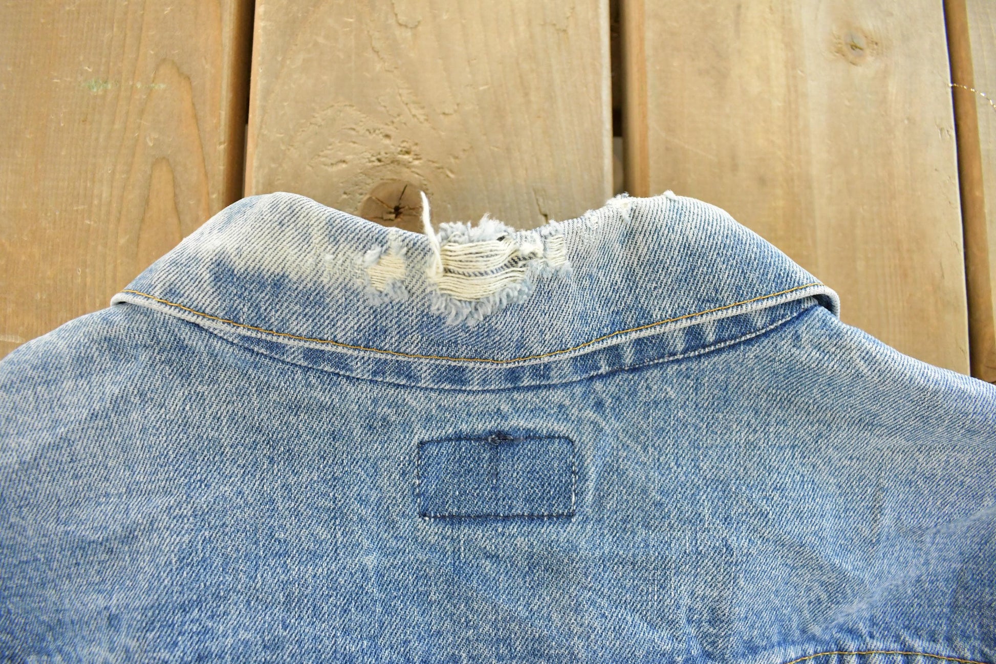 Vintage 1990s Levi's Denim Jean Trucker Men's Medium from propervintagecanada
