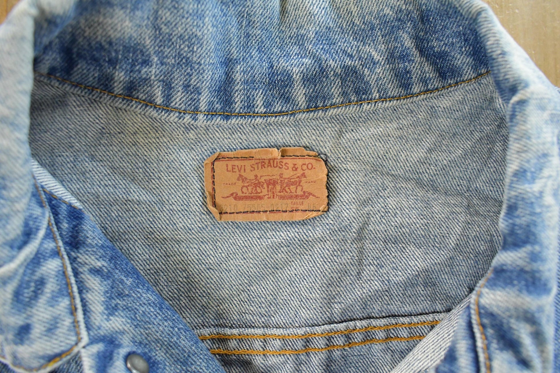 Vintage 1990s Levi's Denim Jean Trucker Men's Medium from propervintagecanada