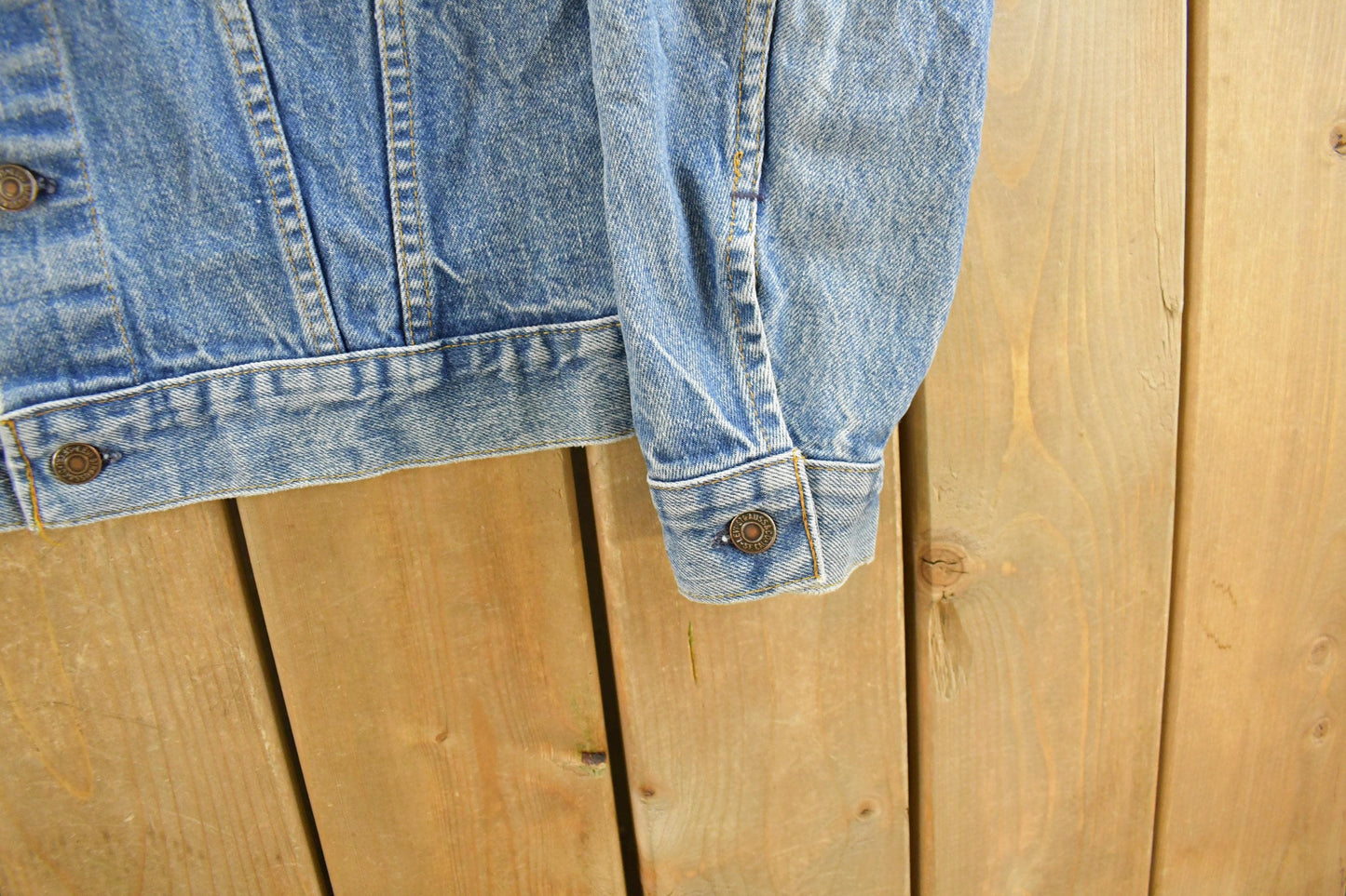 Vintage 1990s Levi's Denim Jean Trucker Men's Medium from propervintagecanada