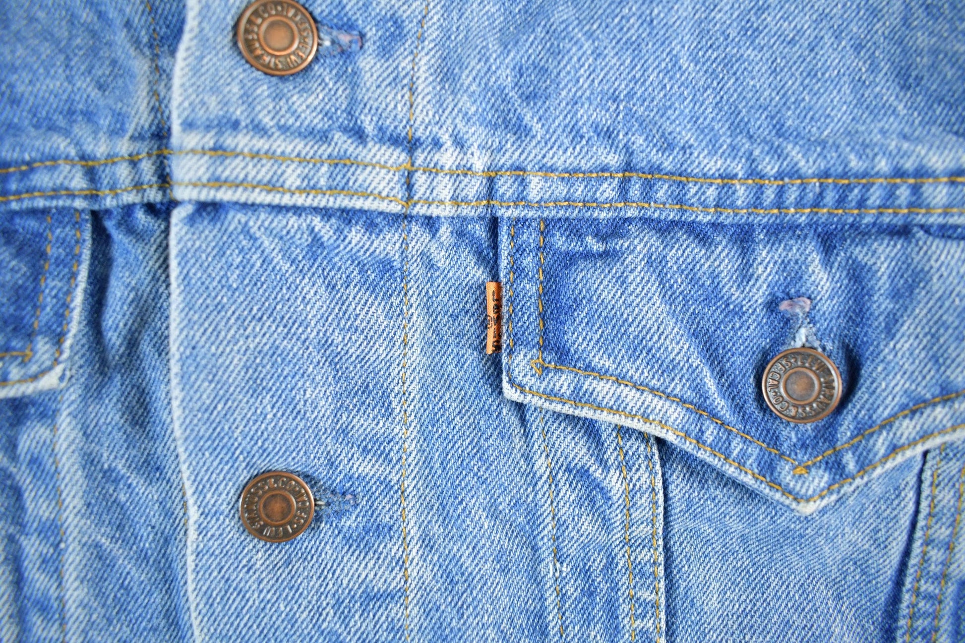Vintage 1990s Levi's Denim Jean Trucker Men's Medium from propervintagecanada