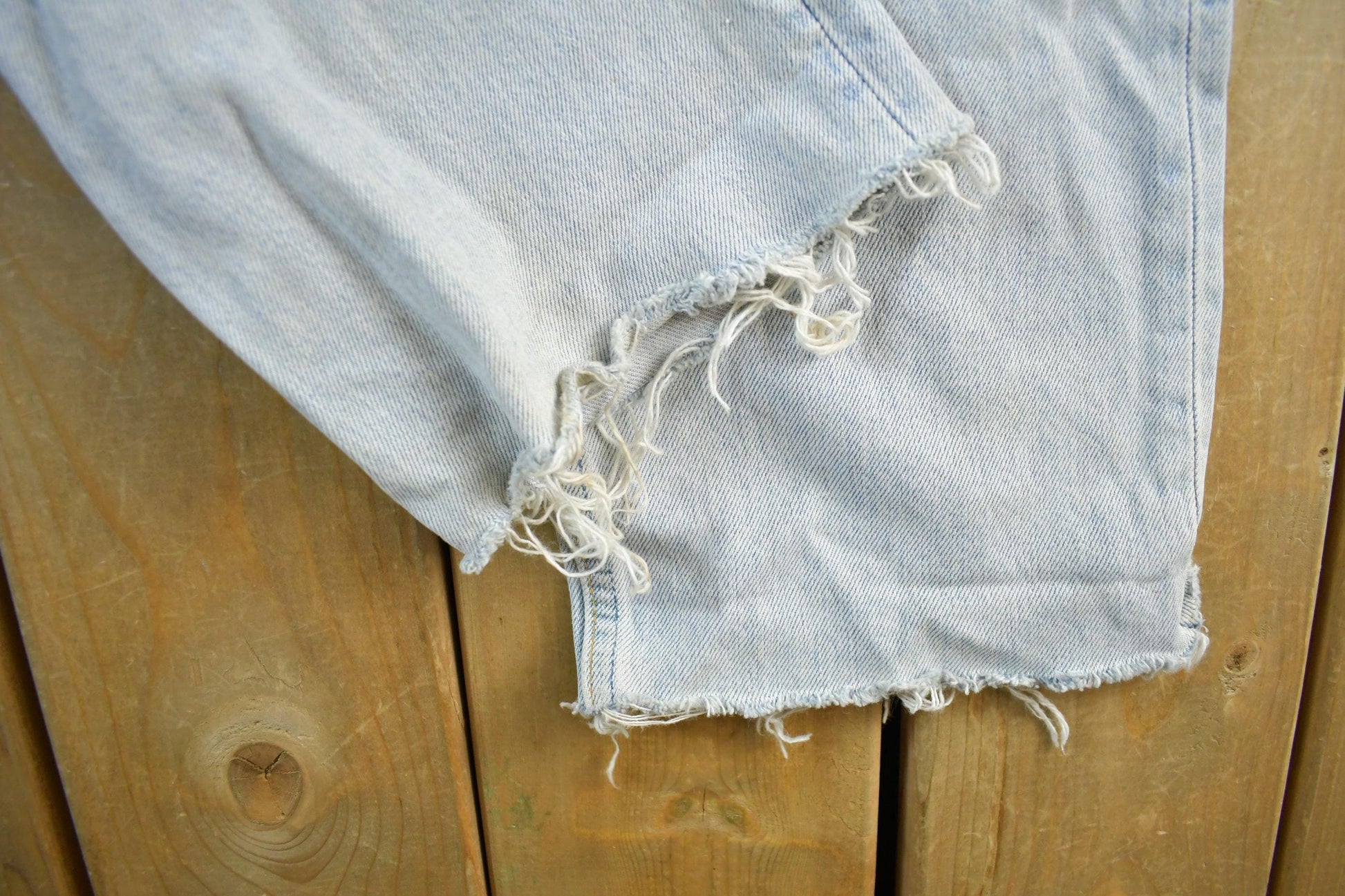 Vintage 1990s Levi's Distressed 501 Denim Jeans Men's 32 x 30