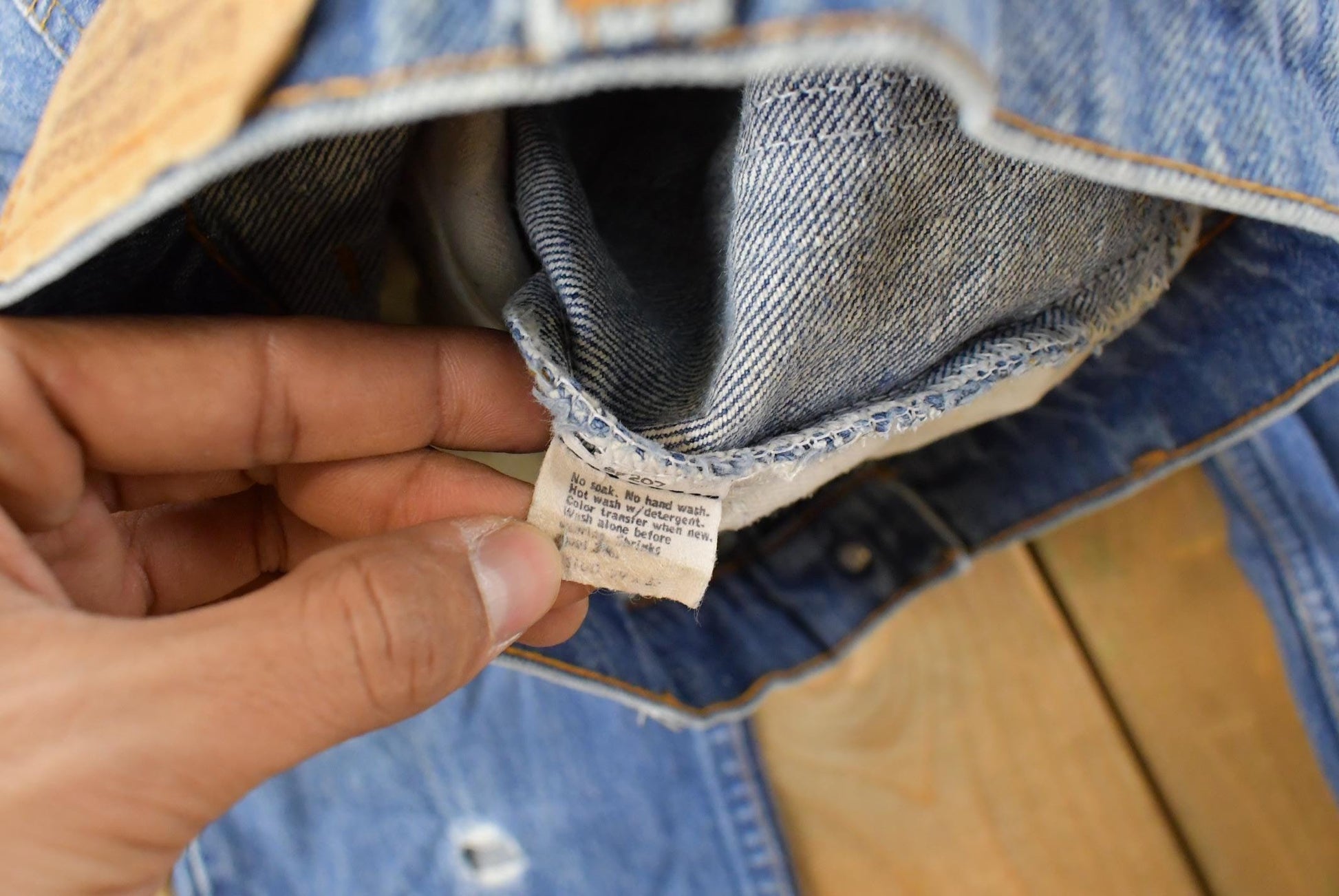 Vintage 1990s Levi's Distressed 716 Orange Tab Student Denim Jeans Men's 28 x 31 from propervintagecanada