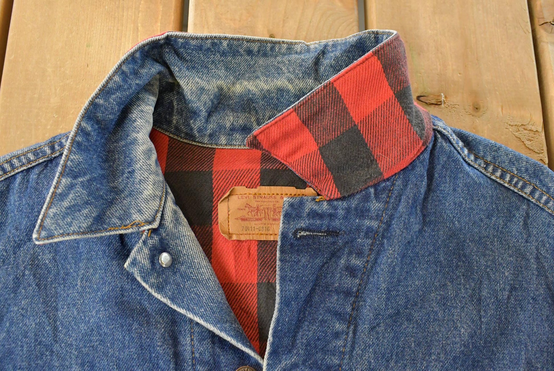 Vintage 1990s Levi's Flannel Lined Denim Jean Trucker Jacket Men's Large / 90s Denim / Streetwear / Levi's Denim Jacket . Made in USA from propervintagecanada