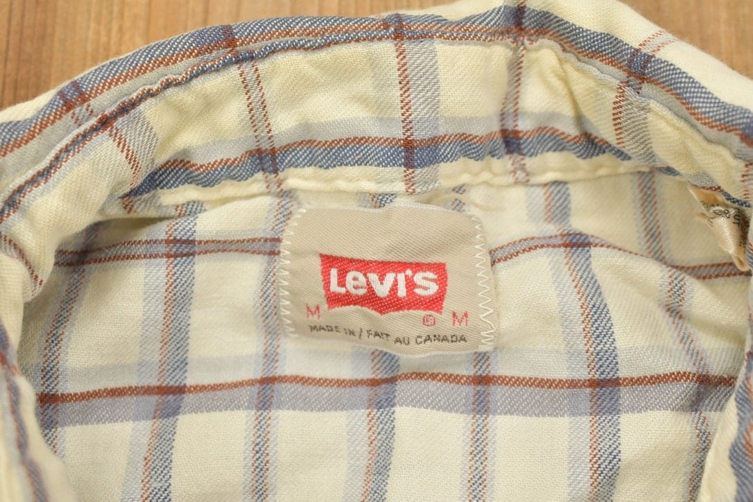 Vintage 1990s Levi's Plaid Western Flannel Button Up Shirt Men's S from propervintagecanada