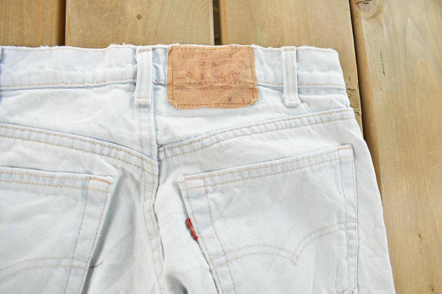 Vintage 1990s Levi's Regular Straight Denim Jeans Men's 28 x 32 from propervintagecanada