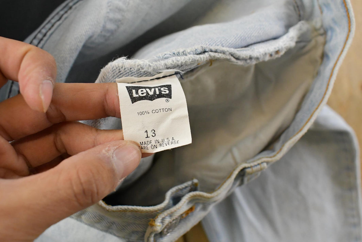 Vintage 1990s Levi's Relaxed Tapered Denim Jeans Women's 28 x 31 from propervintagecanada