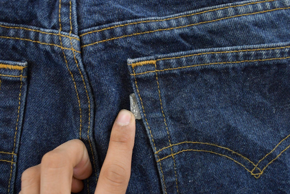 Vintage 1990s Levi's Silver Tab Relaxed Guy's Fit Denim Jeans Women's 32 x 39 from propervintagecanada