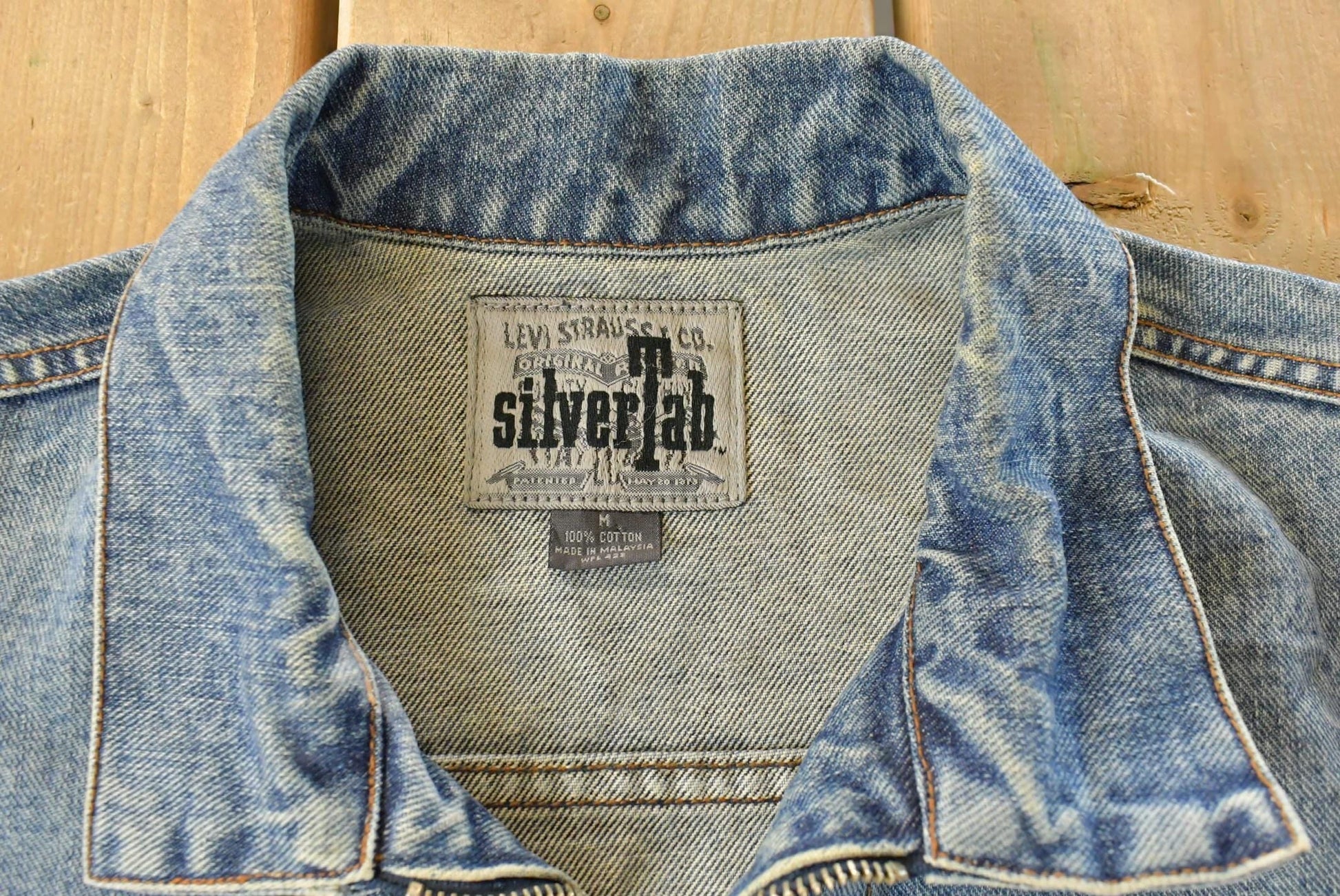 Vintage 1990s Levi's SilverTab Denim Jean Jacket Women's Cropped Medium from propervintagecanada