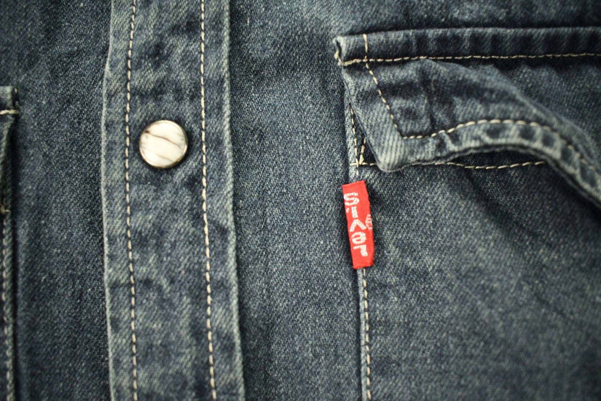 Vintage 1990s Levi's Snap Button Up Shirt Men's Small from propervintagecanada