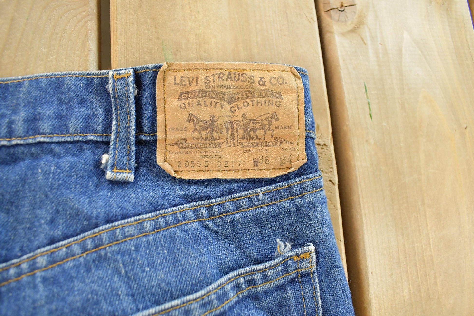 Vintage 1990s Levi's Straight Fit Denim Jeans Men's Men's 34 x 34 from propervintagecanada