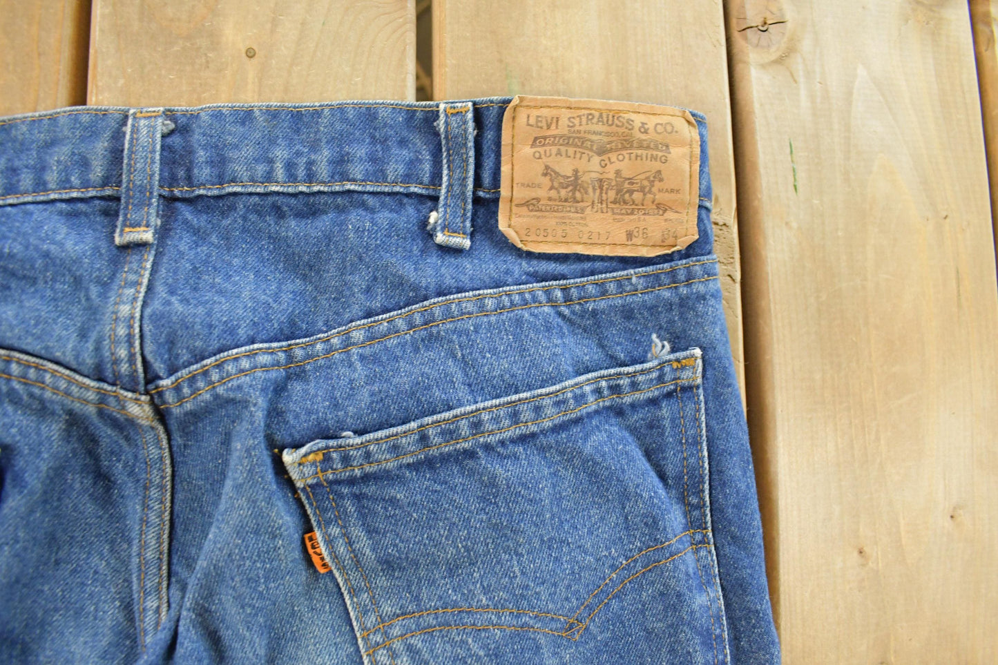 Vintage 1990s Levi's Straight Fit Denim Jeans Men's Men's 34 x 34 from propervintagecanada