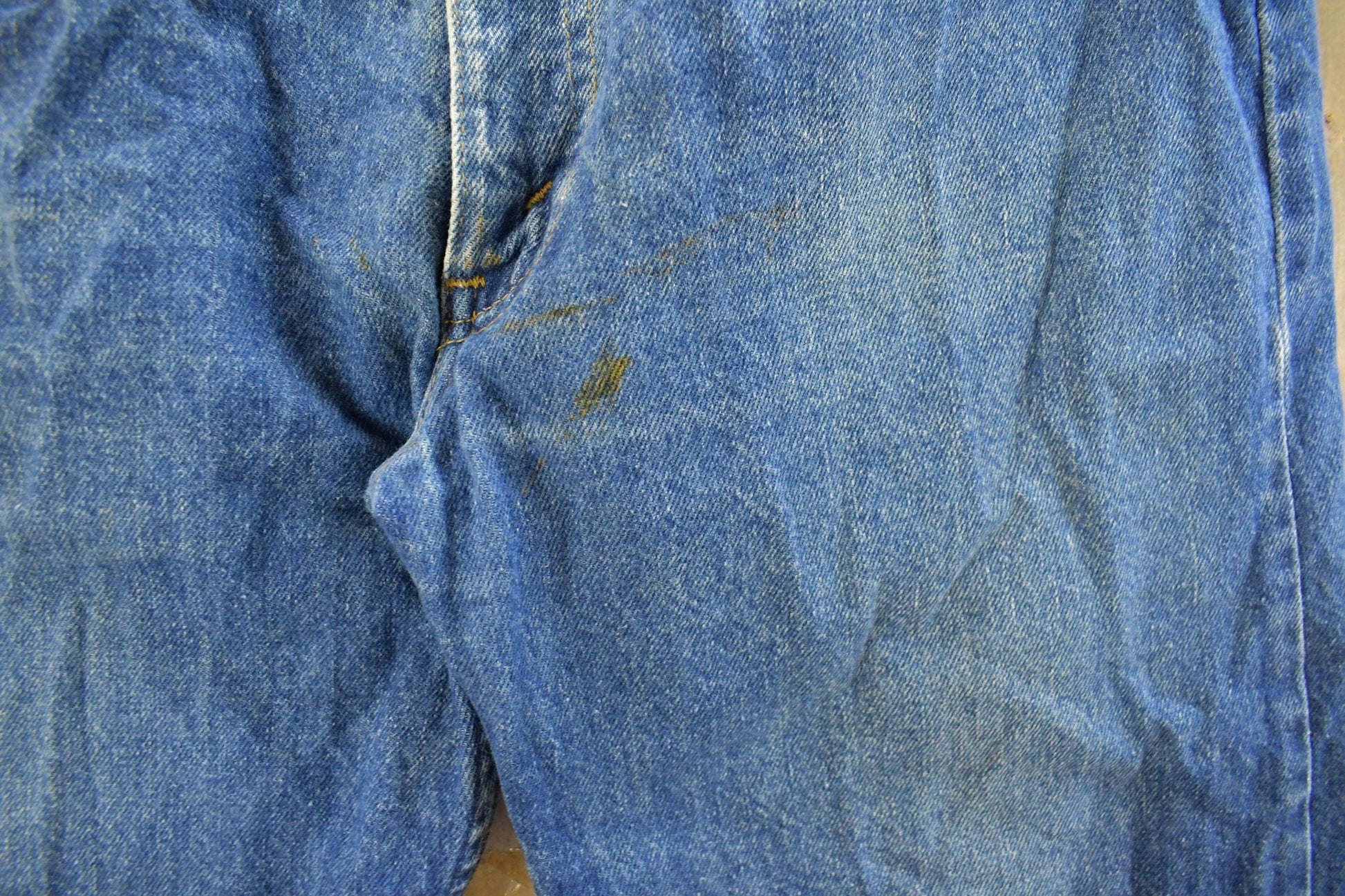 Vintage 1990s Levi's Straight Fit Denim Jeans Men's Men's 34 x 34 from propervintagecanada