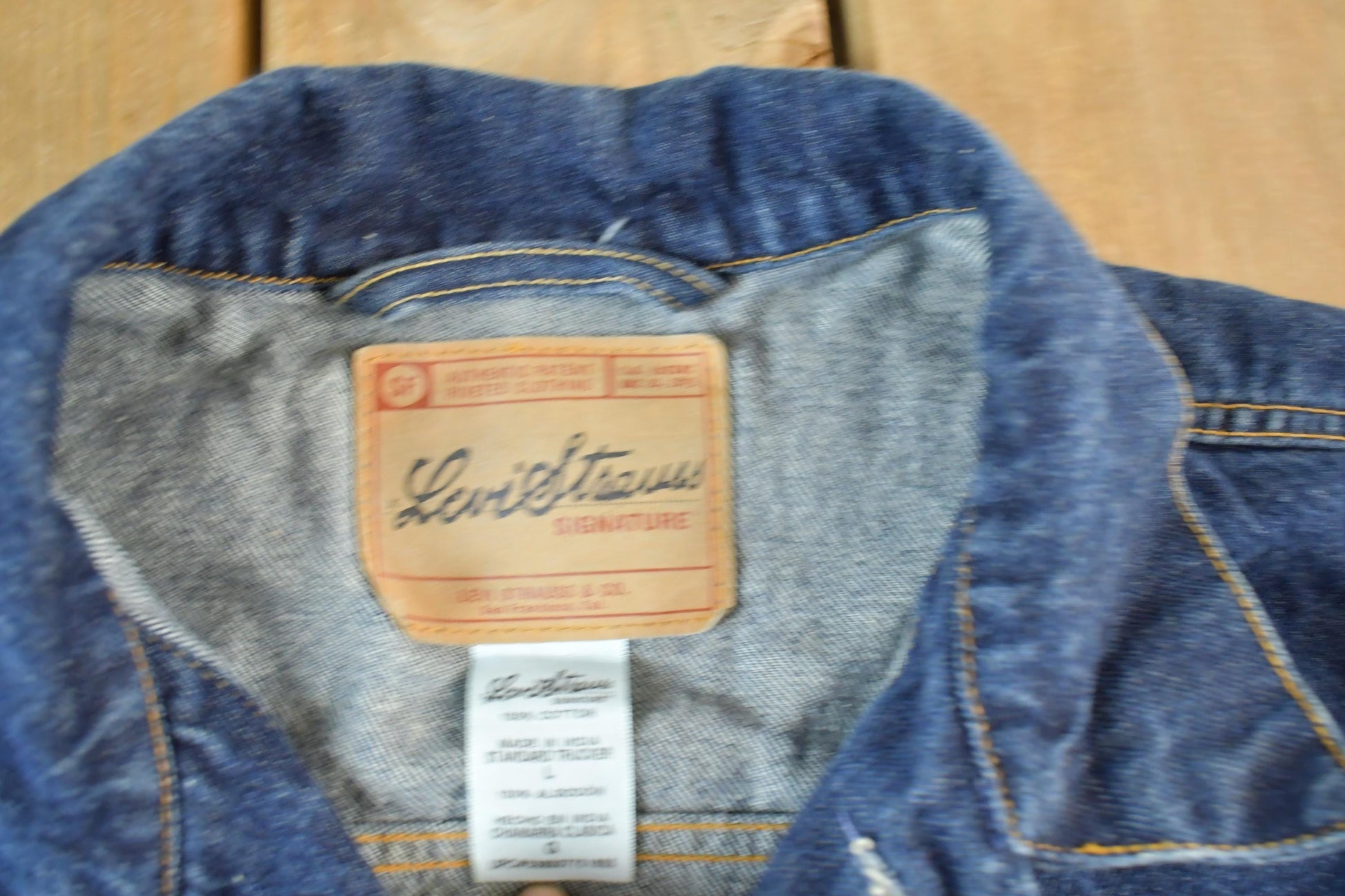 Vintage 1990s Levi's Strauss Signature Denim Jean Trucker Men's Large from propervintagecanada