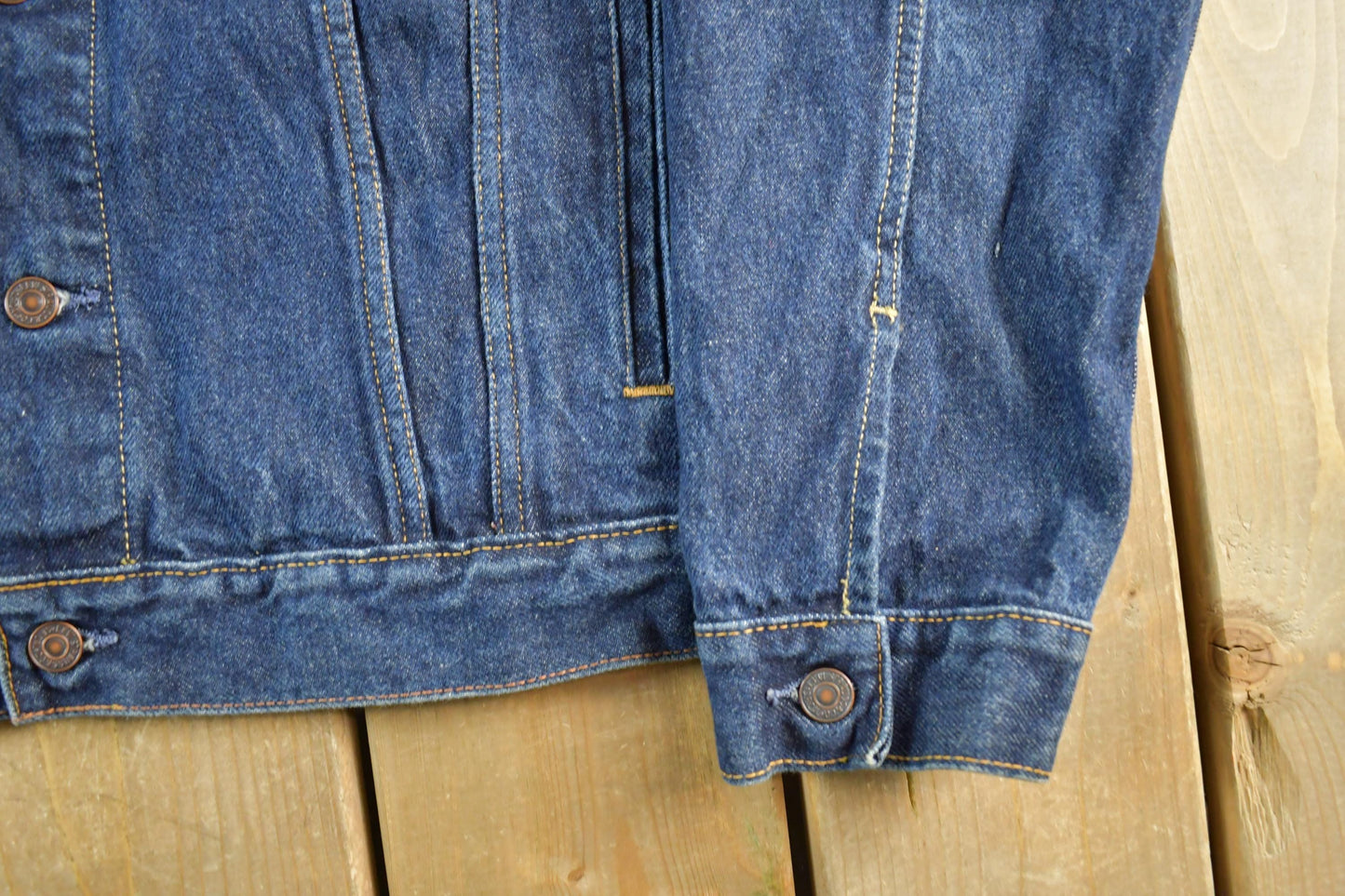 Vintage 1990s Levi's Strauss Signature Denim Jean Trucker Men's Large from propervintagecanada
