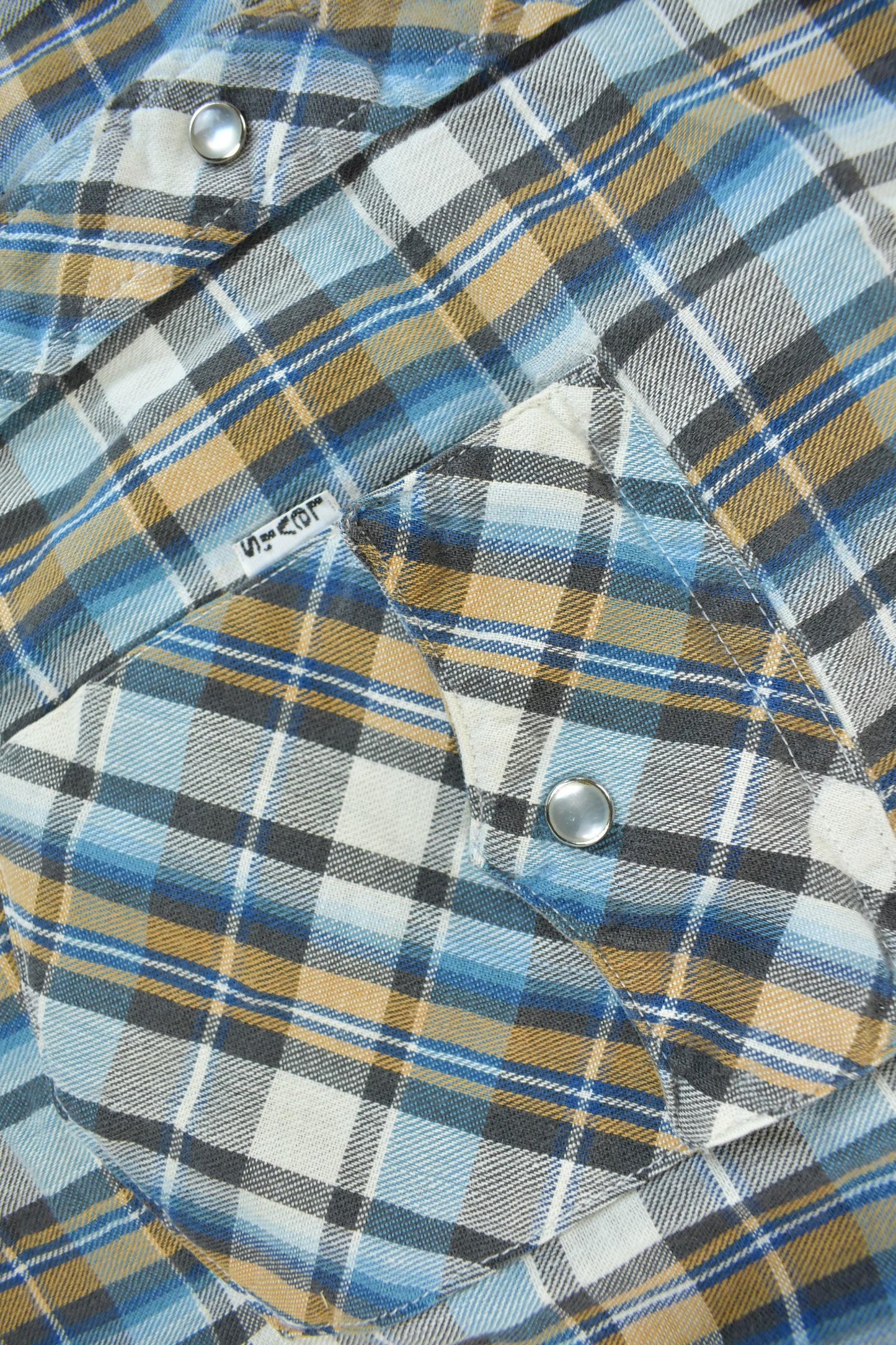 Vintage 1990s Levi's Western Wear Pearl Snap Plaid Button Up Shirt Men's Medium from propervintagecanada